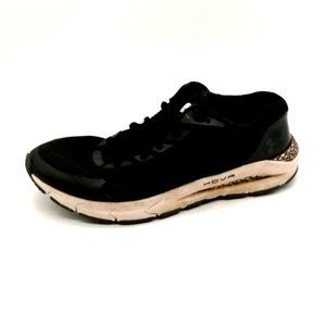 Under Armour Youth Lace Up Sneaker Black Nylon Low Top Padded Collar 6.5‎